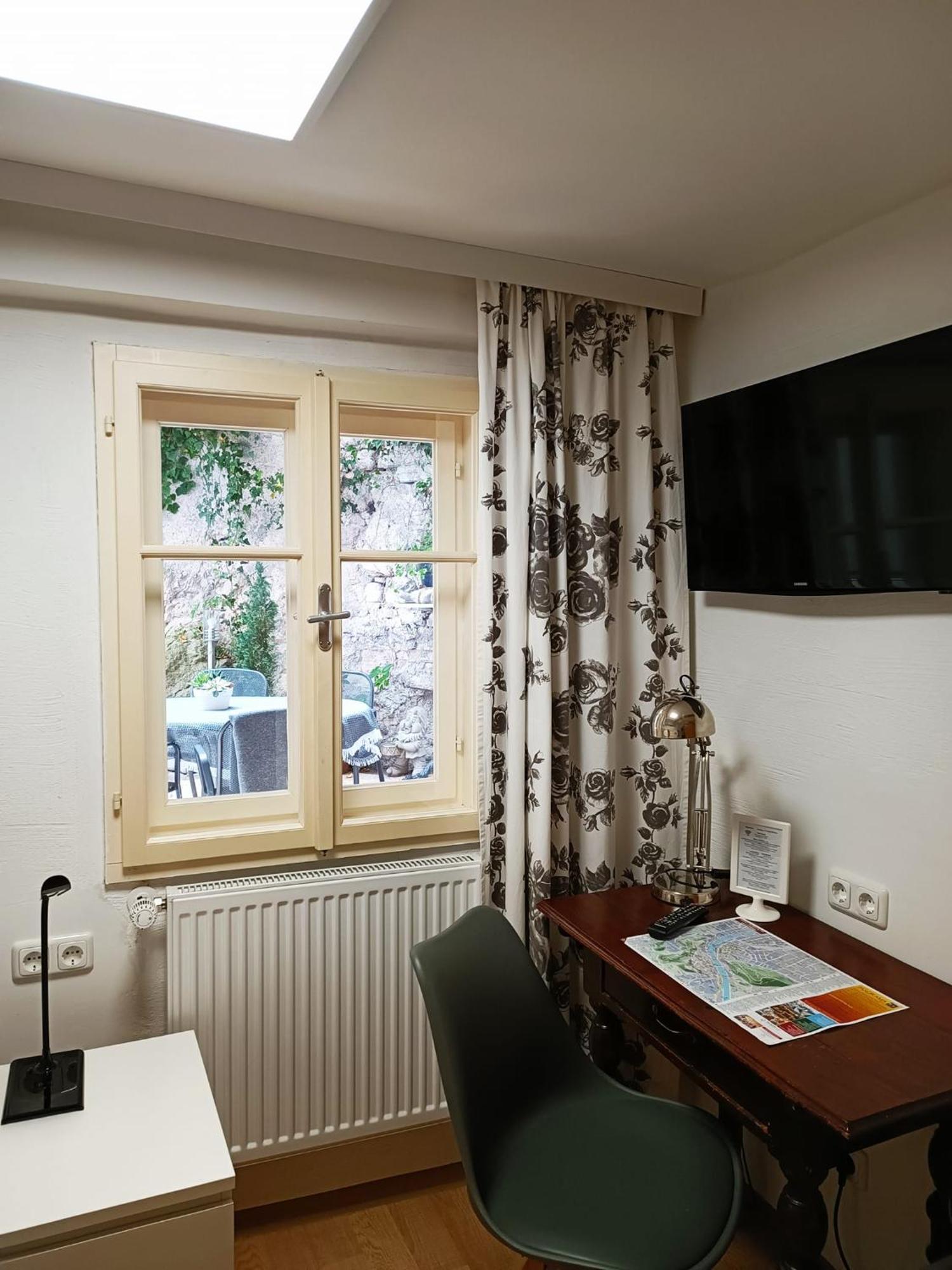 Cityhotel Junger Fuchs Salzburg Buitenkant foto